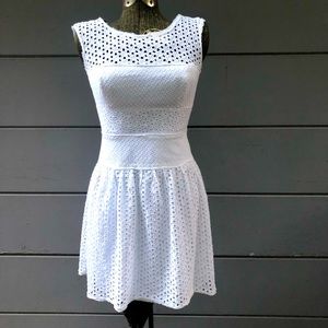 Amazing BCBG MAXAZRIA White Lacework Dress, Size 4